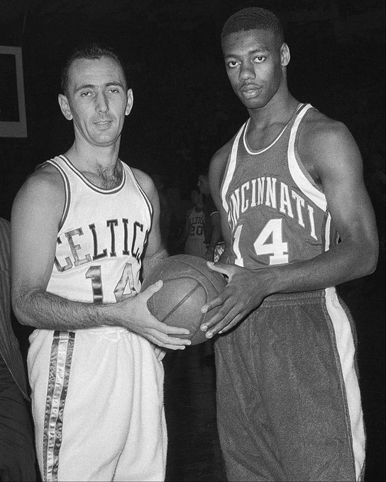 球队后场断 球队后场断