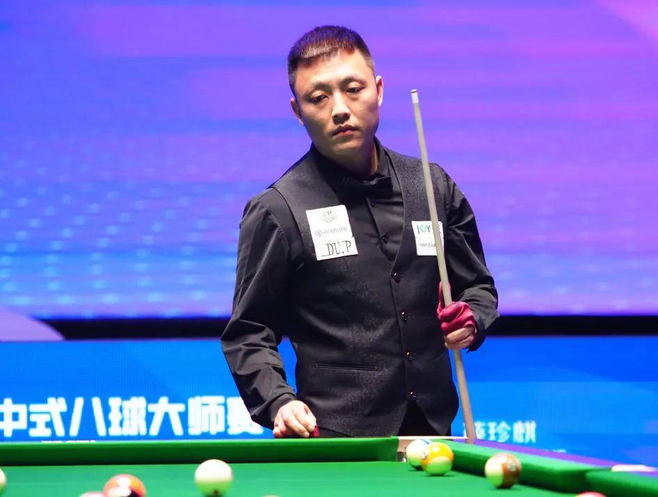 三人一脚出 三人一脚出