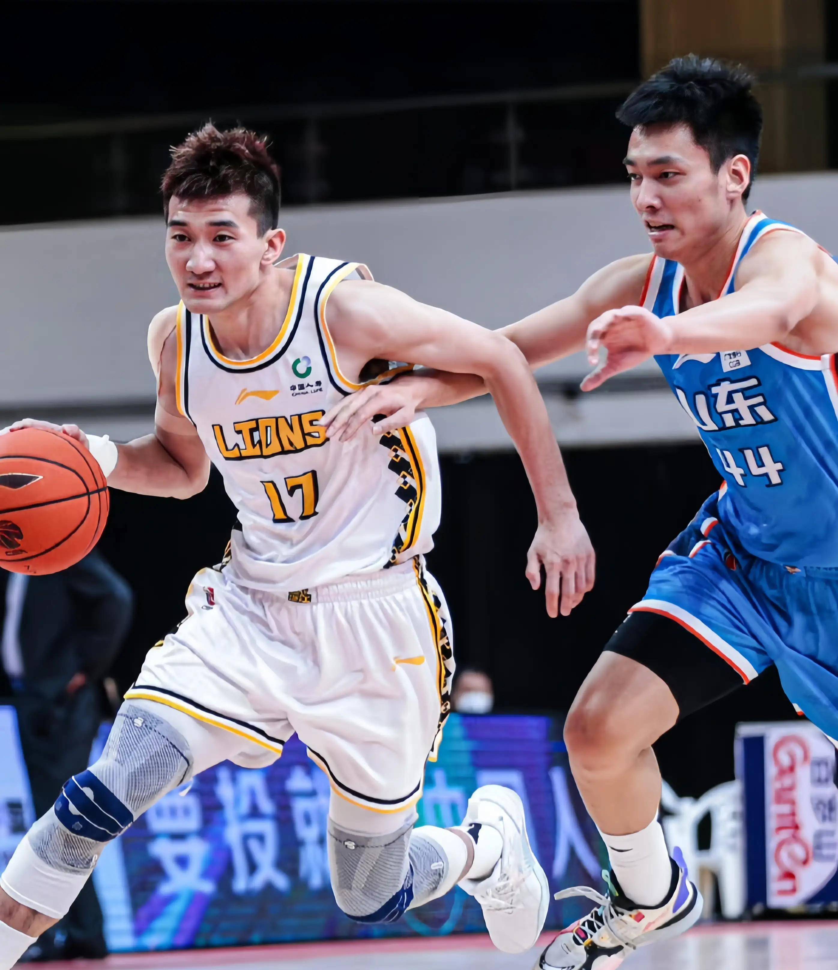 字母哥以身 字母哥以身